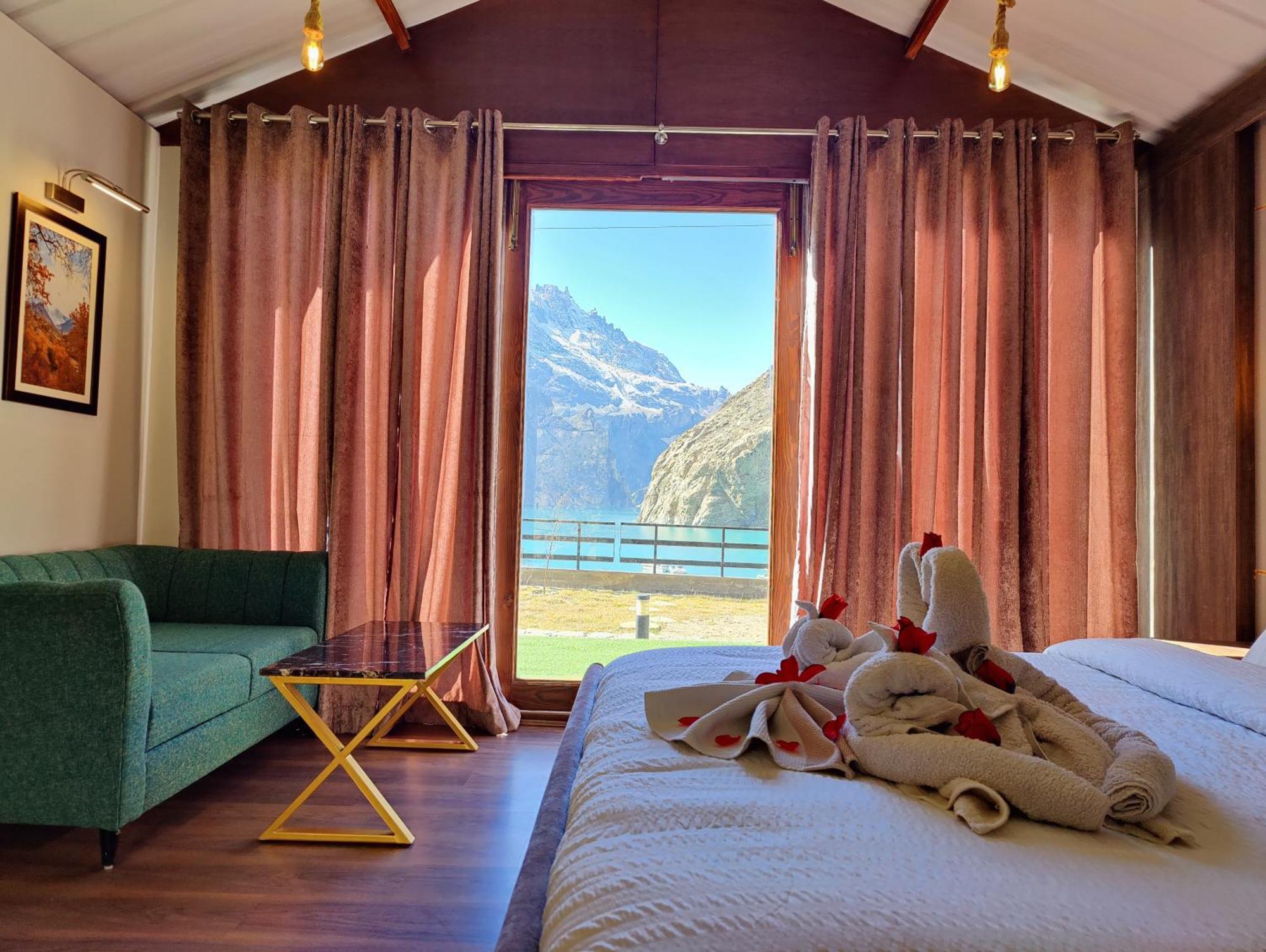 Horizon Resort Attabad Lake Hunza Karimabad  Ngoại thất bức ảnh